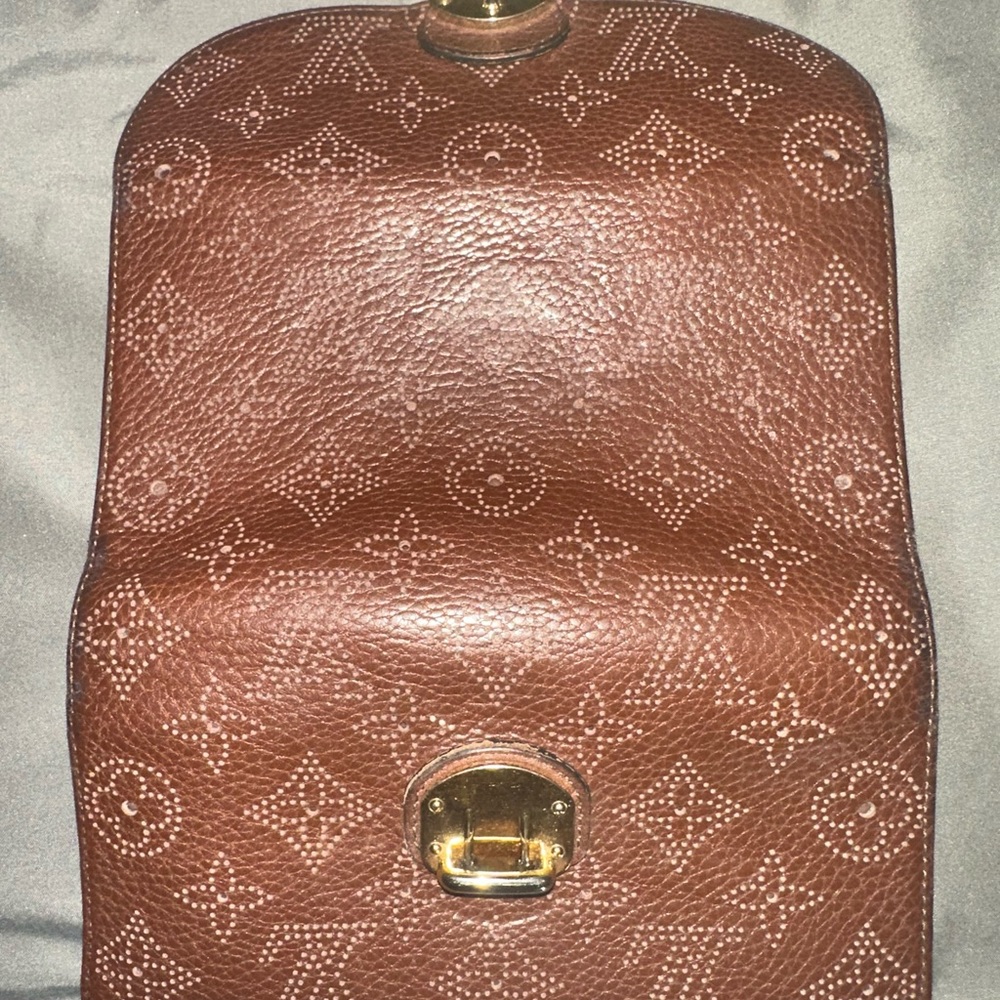 Louis Vuitton - Picture 3 of 4